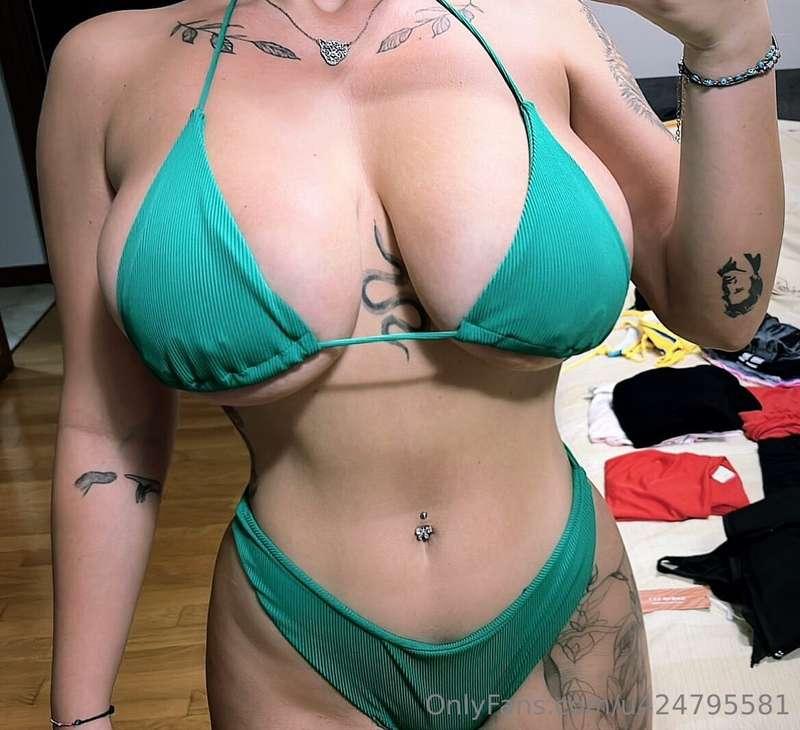 Green's totally my color 😇
