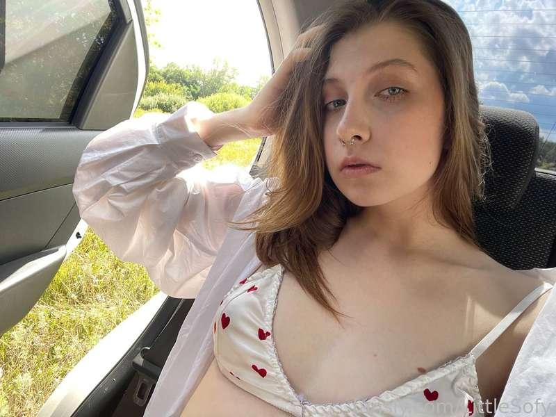 Wanna have sex in the car? ;3