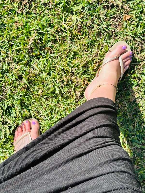 A moment of appreciation for my new cute pedi! Who’s paying ..