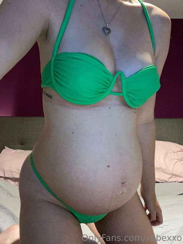 Oh that green bikini 👙