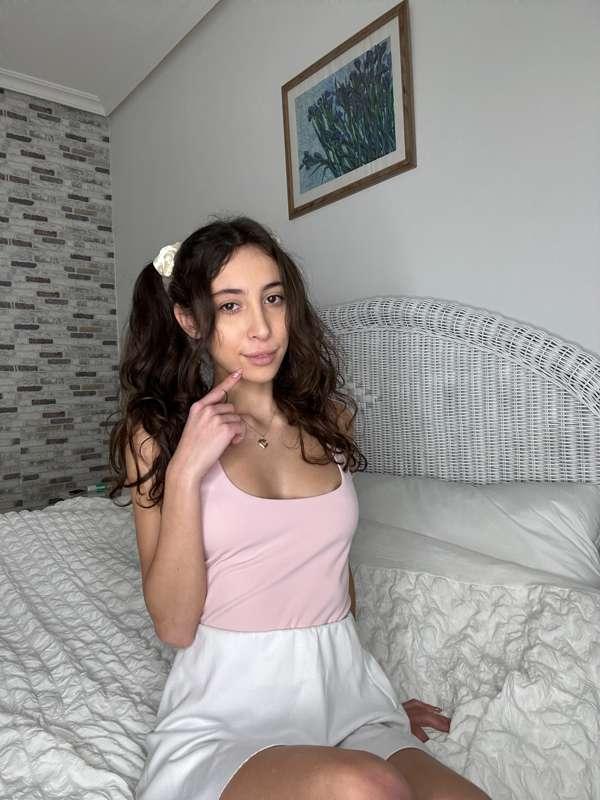 I heard you like good girls... is that true? 👀