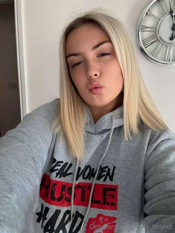 can i kiss your c*ck? i'll make it good for sure 😋