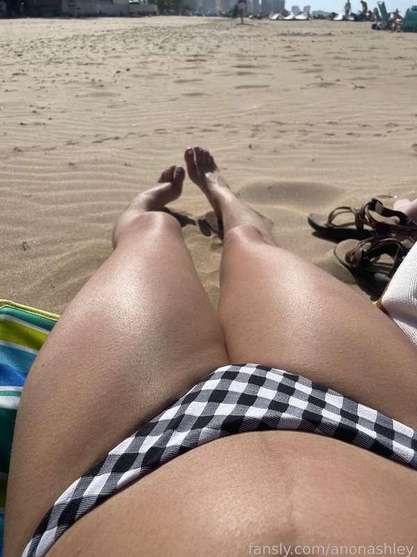 getting tan these days :) 

didn’t have sex on the beach but wish i could’ve 