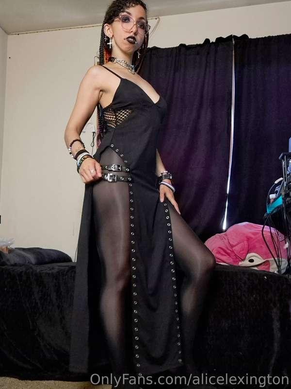 Here I am in my black pantyhose time. I look like a street f..