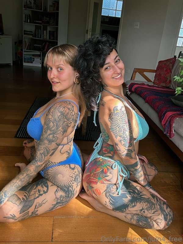 1 blonde, 1 brunette. We're so hot together, don't you think..