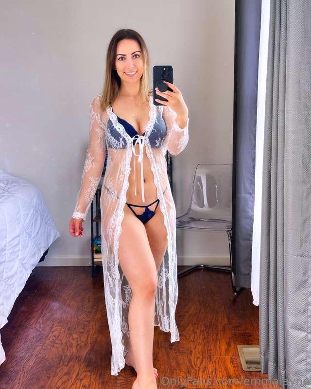 Robe or no robe?