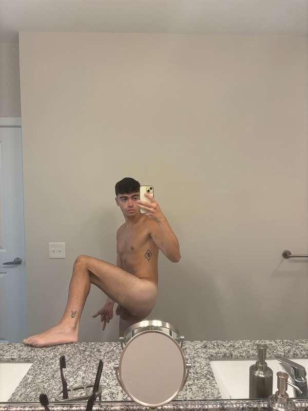 Need to put some use into this counter 😈 who can I bend over..