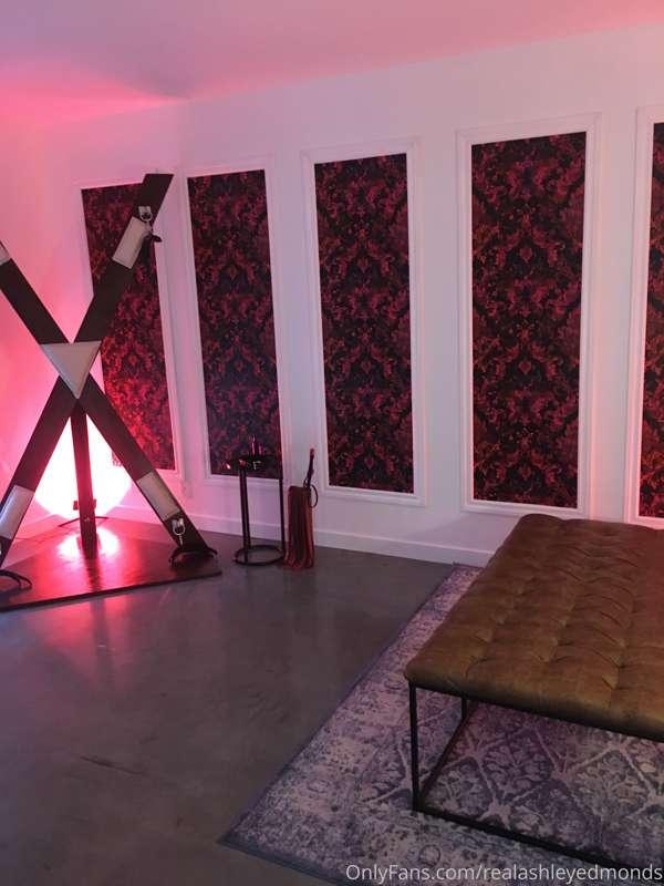 Almost there. More panels, decor dialed in, and I’ll be taki..