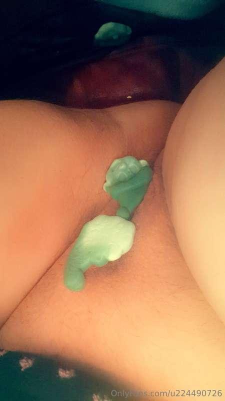 Eat these off my pussy baby. Then lick my hot wet pussy x
