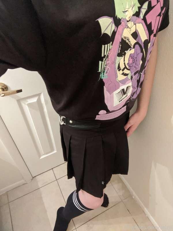 How do you like my new outfit? 😘