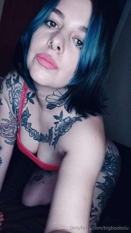 @lexxsky ✨FREE✨ @lexxsky
Geeky slutty girl looking for some ..