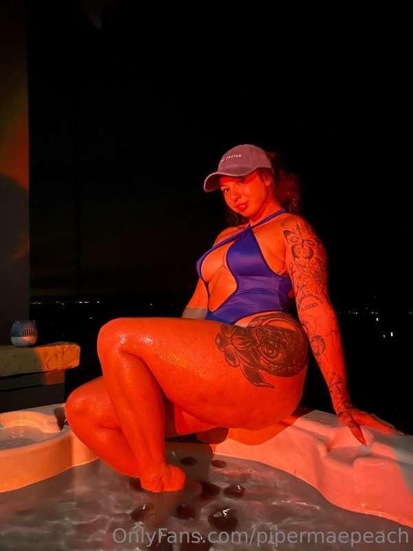 Do you have a hot tub I can look cute in?