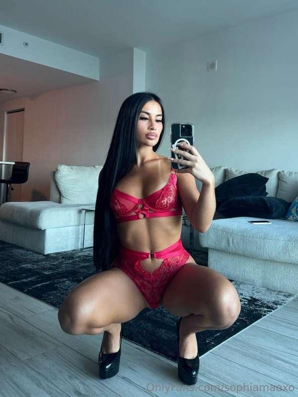 can I keep the heels on while we fuck? 🩷