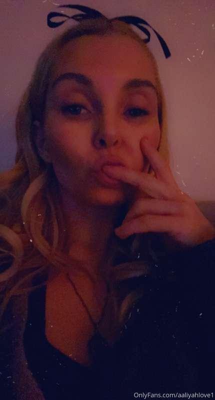 So tired, yet so horny!! What to dooo