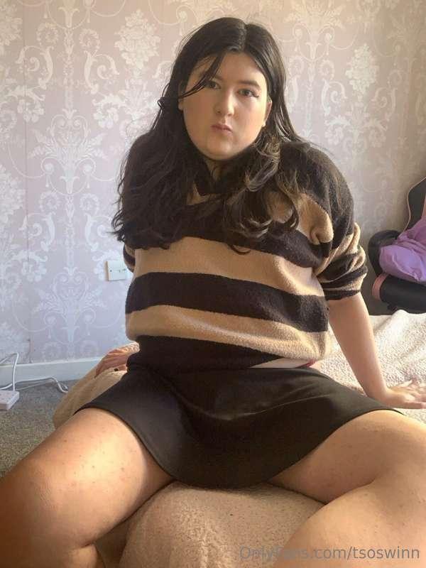 Wanna see what's under my skirt? 🤭 I'm packing what most gir..