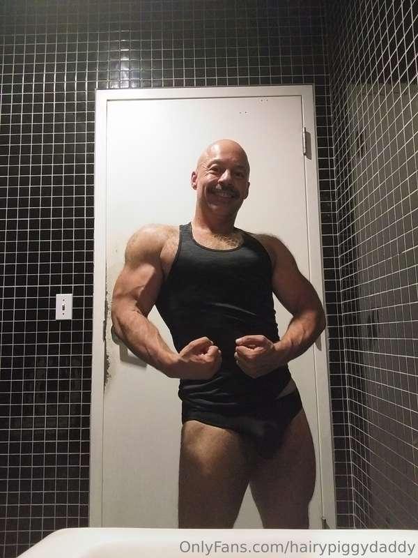 hairypiggydaddy image #1