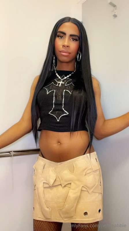 Wanna fuck a goth bitch? 🖤😍