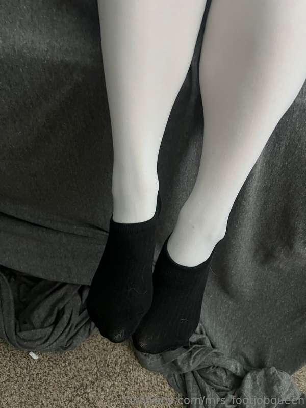 mrs_footjobqueen image #11