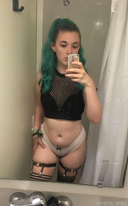 mystik_minx image #4