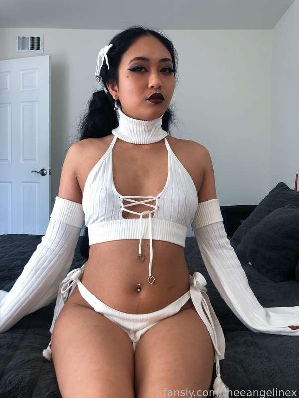 theeangelinex image #3