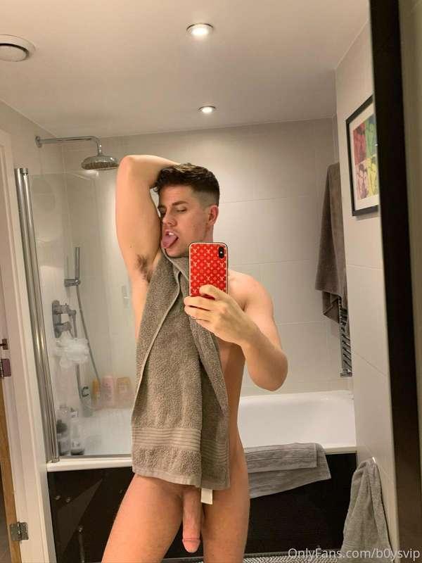 I don't know what happens or the towel is very short or the ..