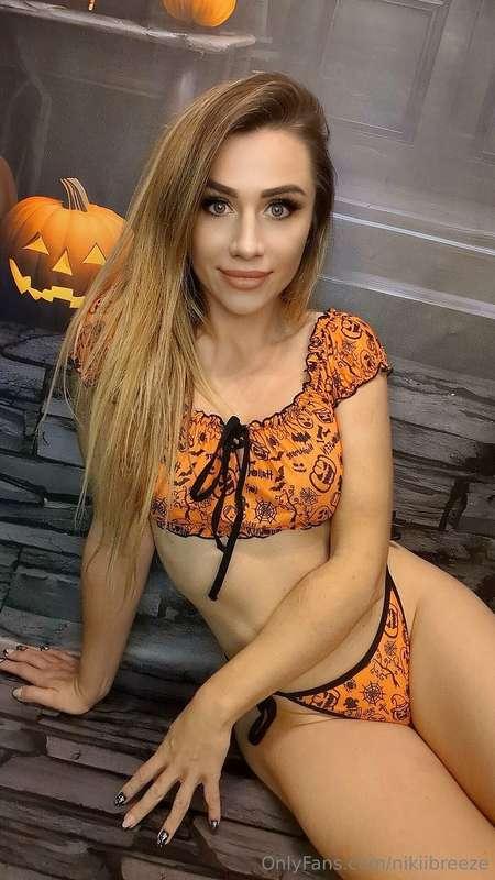 Do you like pumpkin? How about two round and big ones😆? 🎃🎃