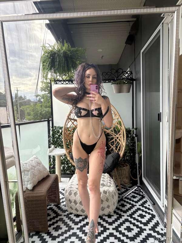 👅 it’s almost the weekend, let’s make some plans 