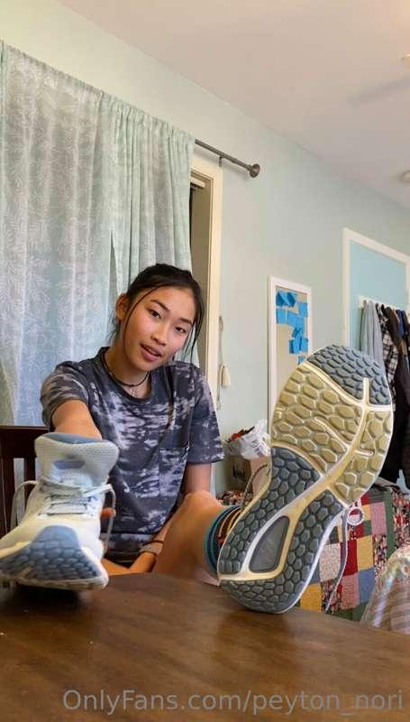 Take off my sweaty shoes and socks for a sole reveal with my..