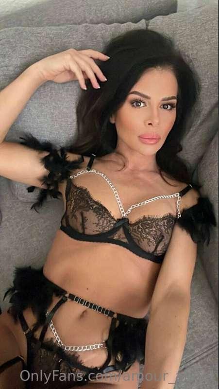 ## This sexy🍒 MILF🍒 loves to have sex, loves anal and challe..