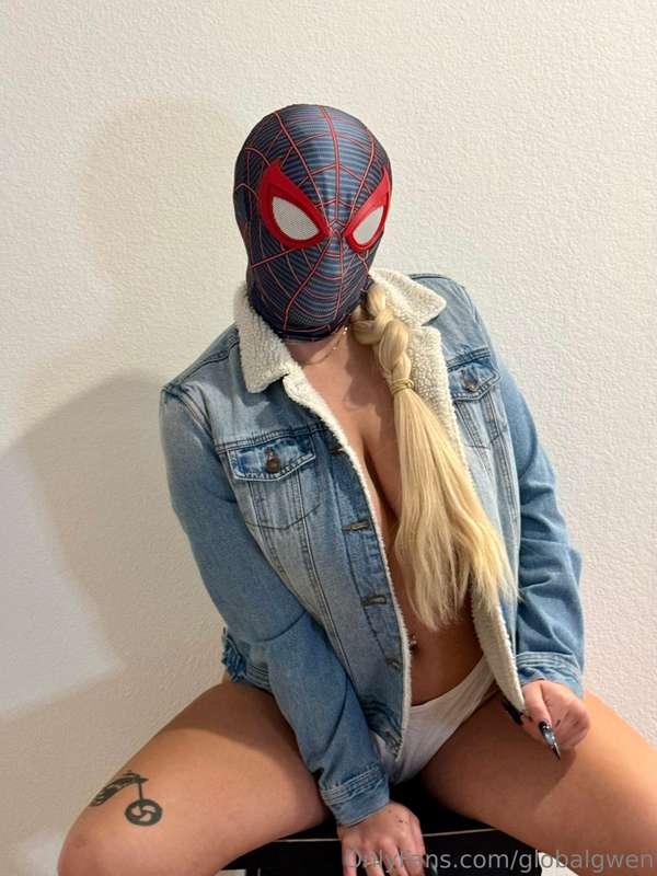 DM if you want me to take off this jacket 🤪