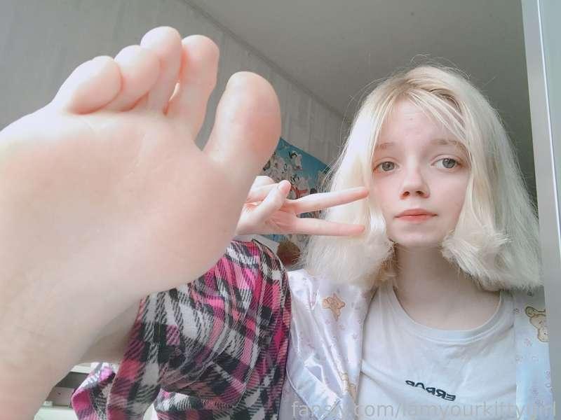 iamyourkittygirl image #1