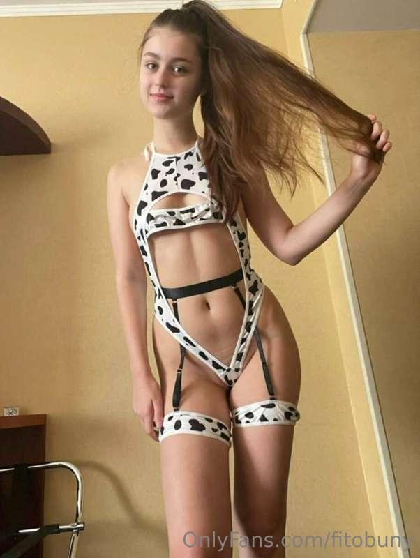 @lovelytinnaxo
College Girl loves masturbating after school🥵..