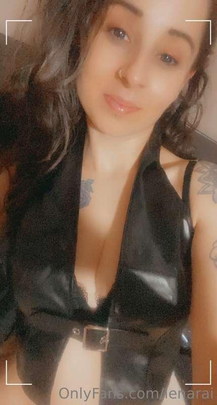 Would you pay to see me go live ? 😈