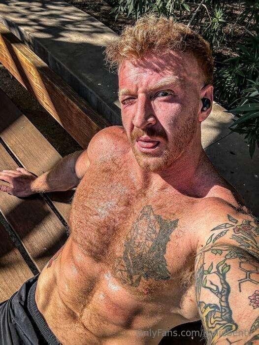 The sun is too much today☠️