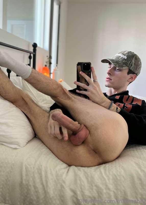 woke up horny…send cock