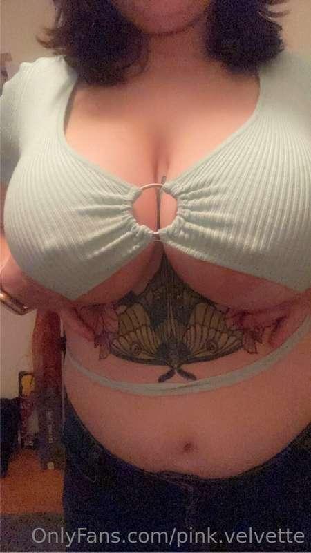 pink.velvette image #3