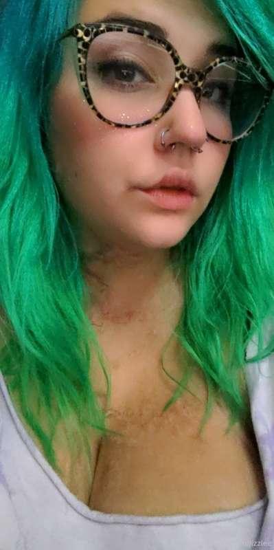 A couple photos from when I had my green hair !!