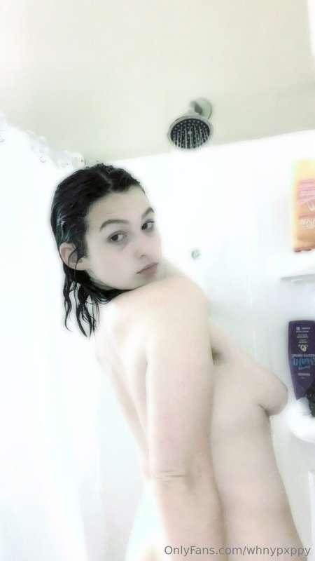 i love a hot shower <3 don’t you?