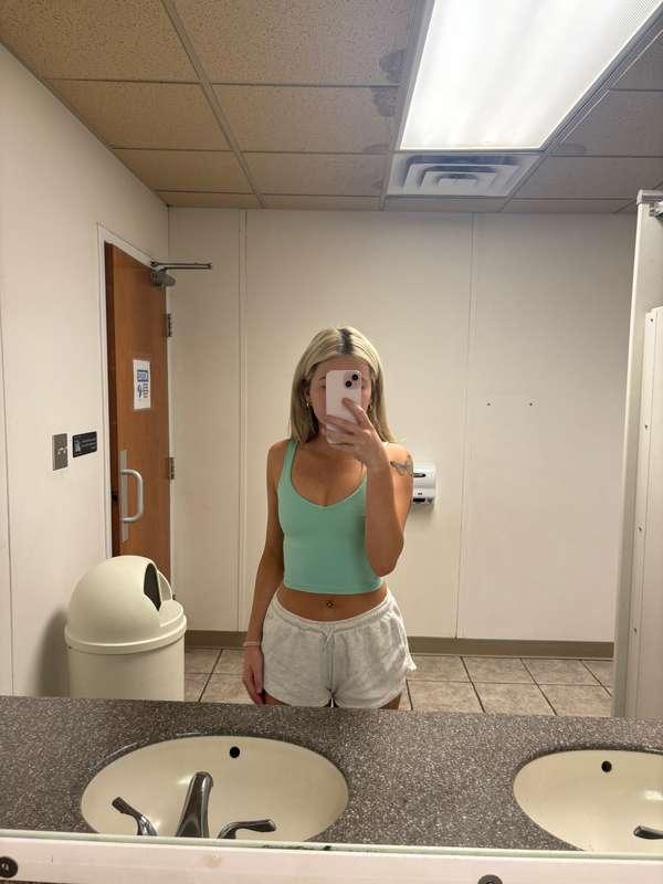 these colors are so cute 🤍💚