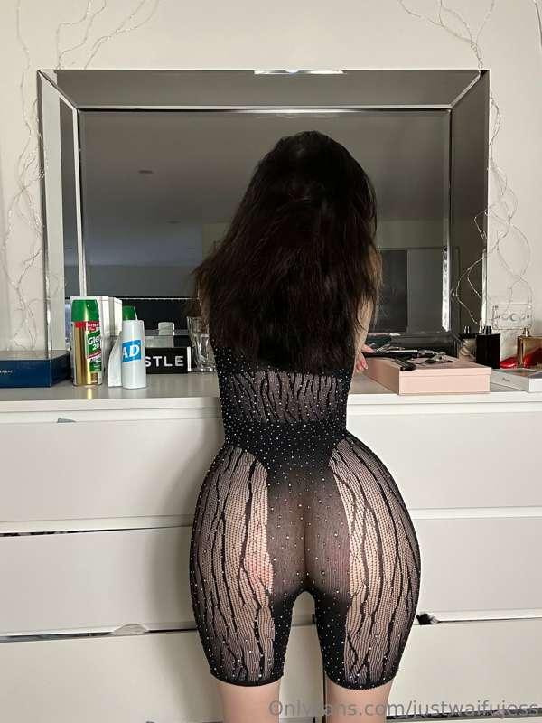 My ass bouncing to the bear don’t you wish you could grind u..