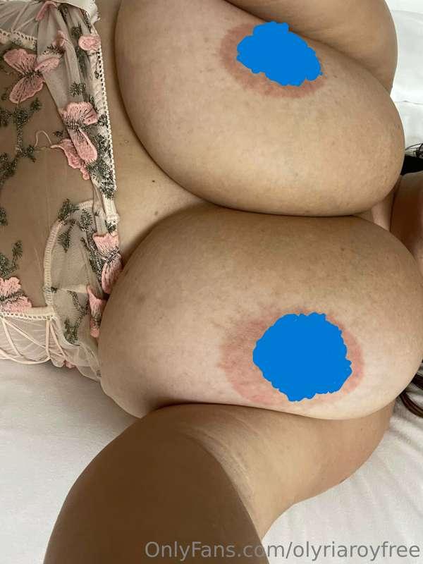 HUGE COMPLETELY UNCENSORED TOPLESS CONTENT BUNDLE FEATURING ..