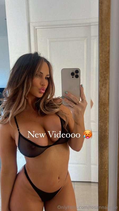 NEW VIDEO 🥵🔥 2.5min video stripping down out of this naighty..