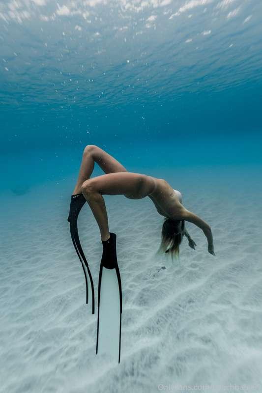 Underwater naked stretch hehe