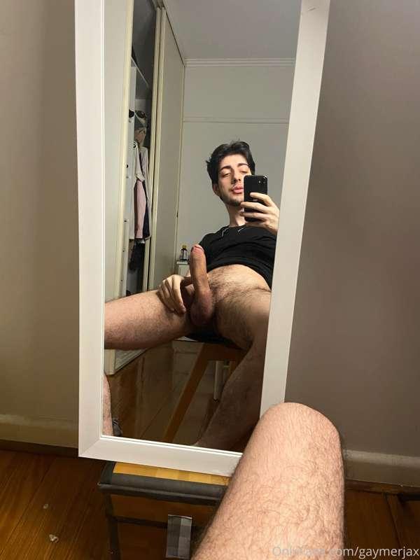 My cock looks so fat tonight