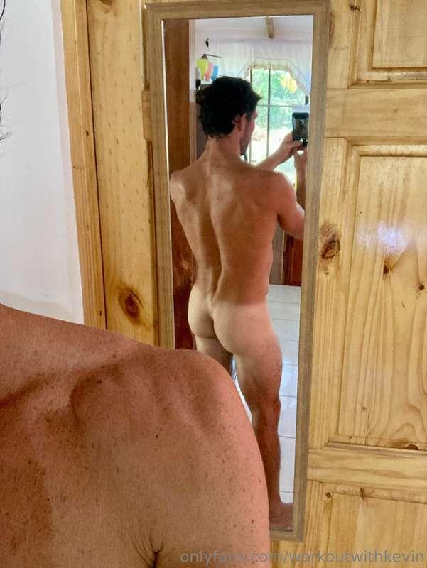 How about this tan line?