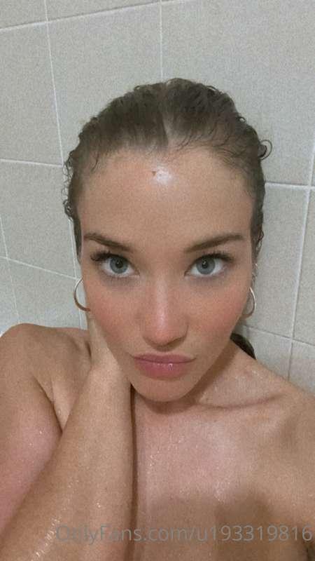 Showin my boobies off in the bath 💋💋