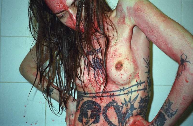 Petals soaked in sin 🩸🌹