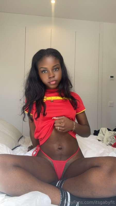 Can you believe this Nigerian goddess is my new friend? She ..