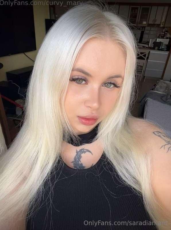 # Hot @curvy_mary will fulfill all your dirty dreams 😈 Sweet..