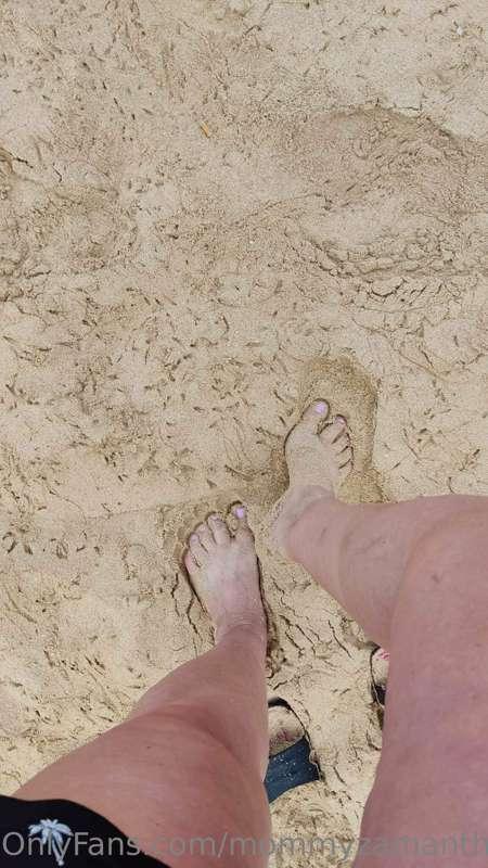The sand is so soft ☺️ My feet love that